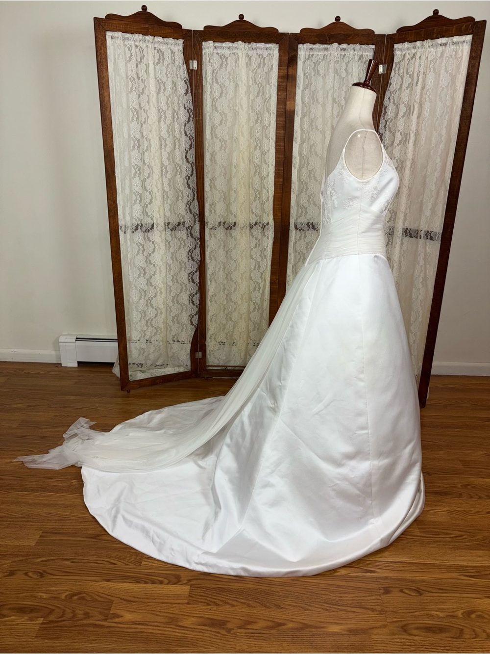 Beautiful Vintage 90s Michaelangelo Satin A Line Wedding Gown - Picture 3 of 6